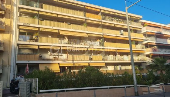 A louer APPARTEMENT T3 65 M2 BORD DE MER NICE