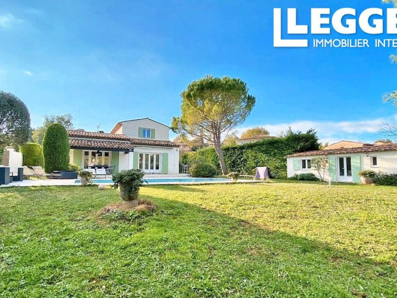 Se vende casa de 7 habitaciones, 200 m², Le Rouret