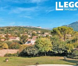 Se vende casa de 7 habitaciones, 200 m², Le Rouret