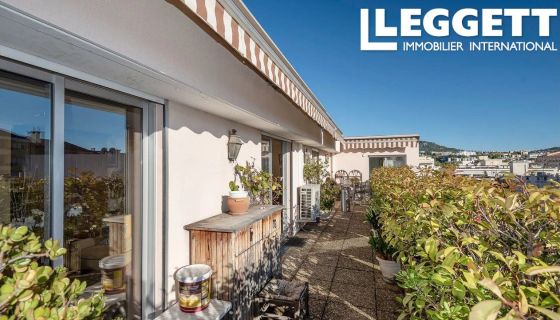 A louer APPARTEMENT T6 155 M2 TERRASSE BORD DE MER NICE