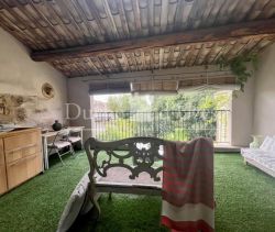 A louer LOFT  3 PIECES 110 M2  UZES