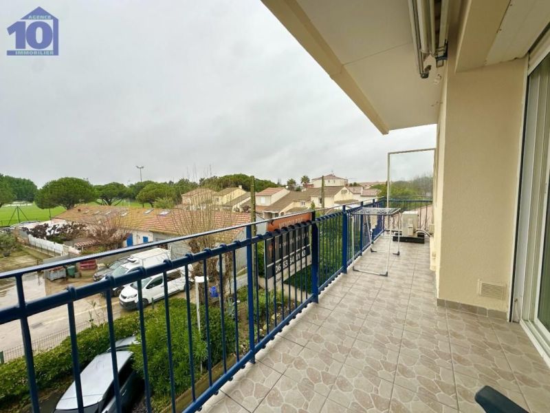 Se alquila: apartamento de 2 dormitorios (68 m²) con terraza, a poca distancia de la playa en Valras-Plage.