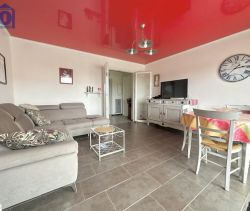 Se alquila: apartamento de 2 dormitorios (68 m²) con terraza, a poca distancia de la playa en Valras-Plage.