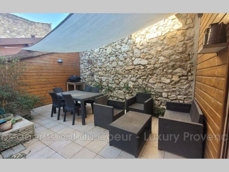 For rent: 2-bedroom apartment, 56 m², terrace, Cadolive