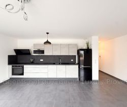 For rent: 2-bedroom apartment, 56 m², terrace, Fuveau