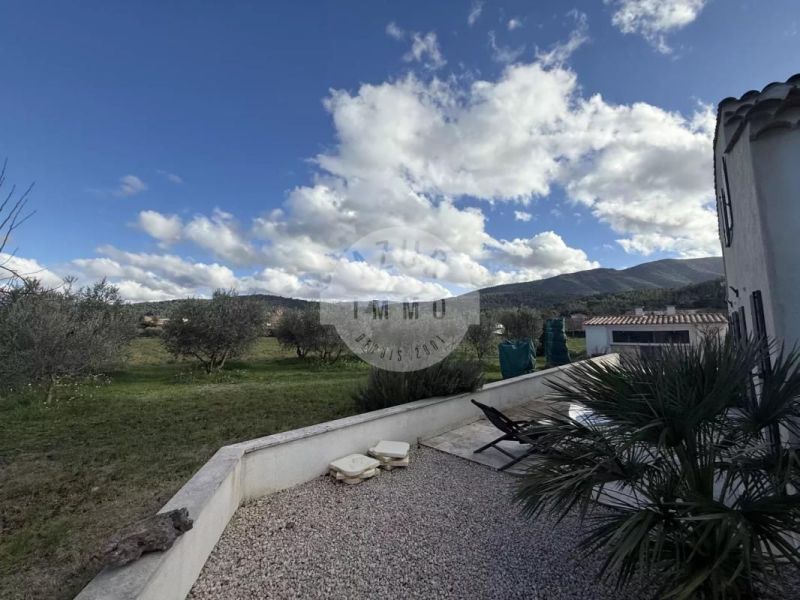 Contemporary house for rent in Saint Zacharie