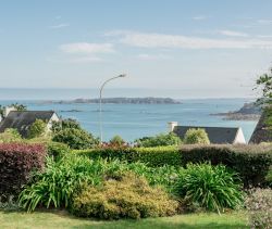 En venta: casa de 9 habitaciones, 224 m², vistas al mar y a la playa, a pocos pasos de Perros-Guirec.