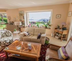 A vendre Maison 9 PIECES 224 M&sup2; vue mer et plage A pieds Perros Guirec