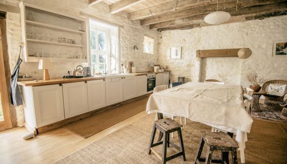 A vendre TRES BELLE LONGERE 8 PIECES 230 M&sup2; POMMERIT LE VICOMTE