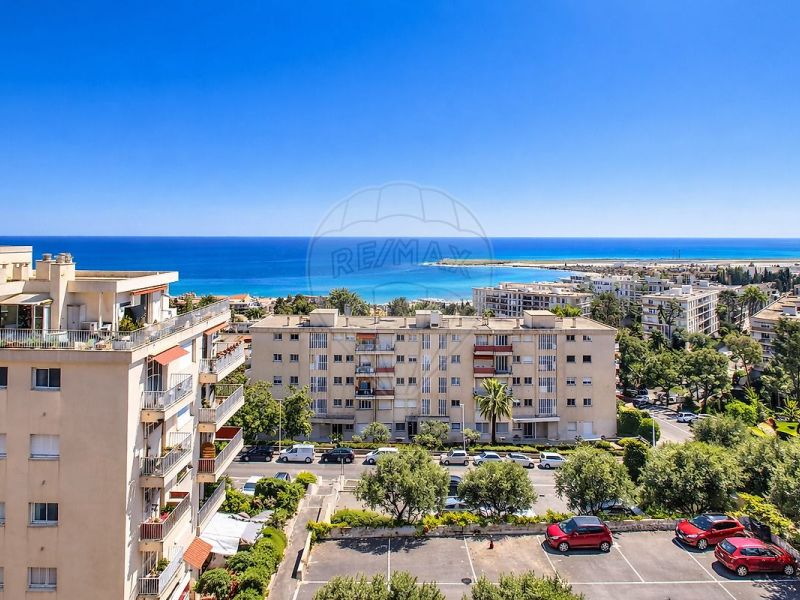 Luxury 3-bedroom apartment for rent, 103 m², terrace with sea view, Nice