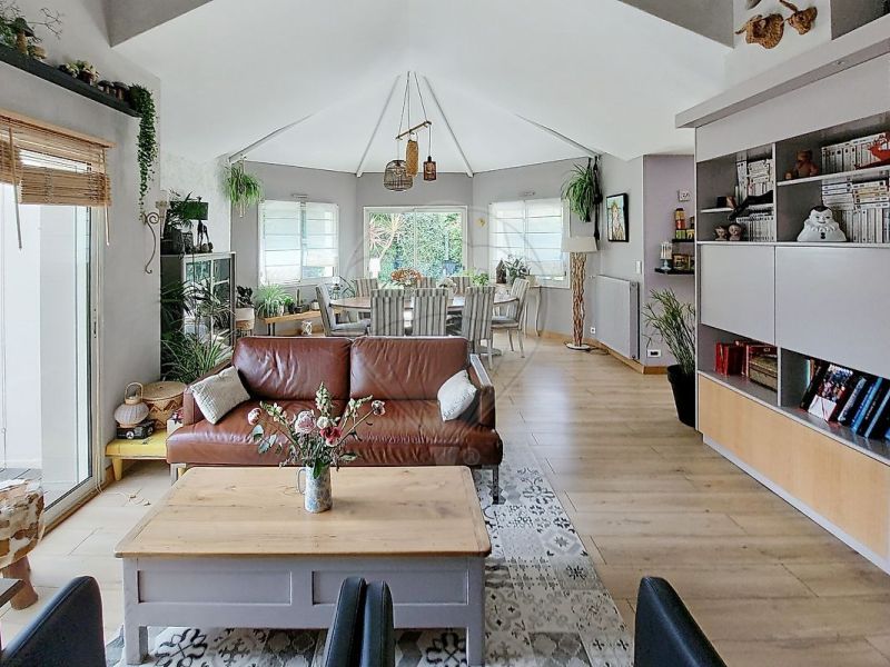 Architect-designed house for rent in Sainte Luce sur Loire