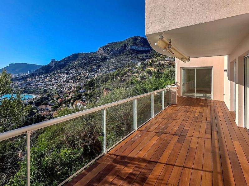 Luxury 3-bedroom apartment for rent, 138 m², with terrace, beachfront, Roquebrune-Cap-Martin