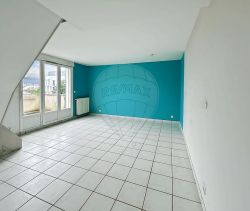 For rent: 2-room duplex apartment, 45 m², terrace, Nantes