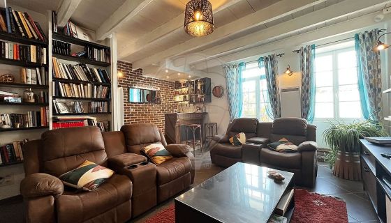 A louer MAISON  DE MAîTRE  SAINT GERMAIN DU SEUDRE