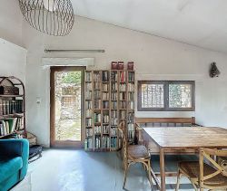 Contemporary house for rent in Deaux