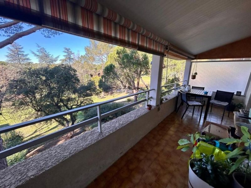 For rent: 1-bedroom apartment, 44 m², seaside, Saint-Raphaël