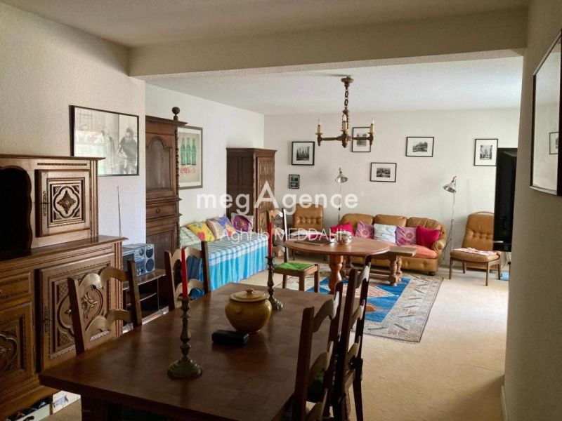 For rent: 3-bedroom apartment, 81 m², seaside, Royan