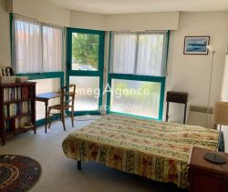 For rent: 3-bedroom apartment, 81 m², seaside, Royan