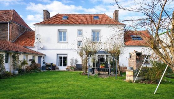 For rent: Manor house in Hallencourt