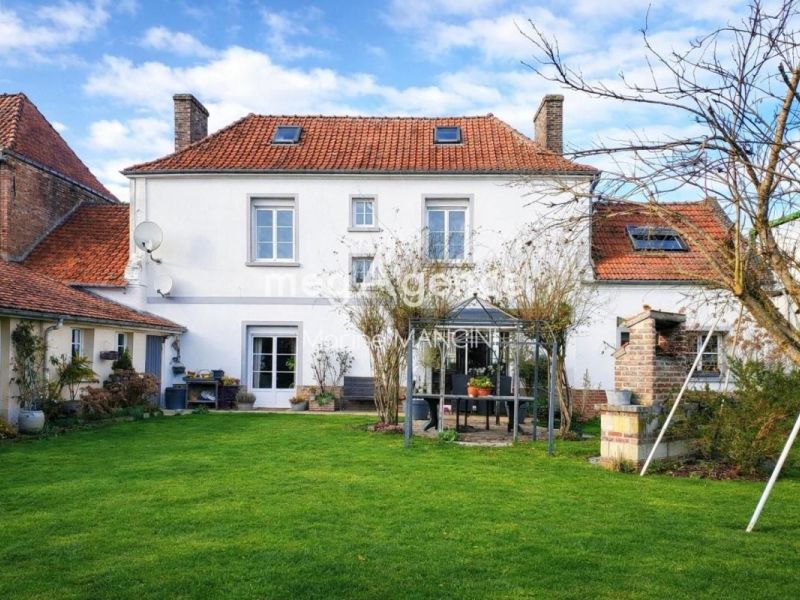 For rent: Manor house in Hallencourt