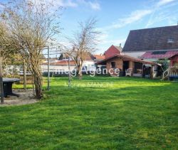 For rent: Manor house in Hallencourt