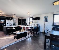 Contemporary house for rent in Lens