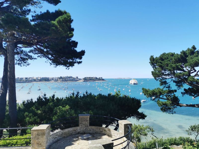 A vendre SUPERBE Appartement T6 130 M&sup2;  vue mer Dinard
