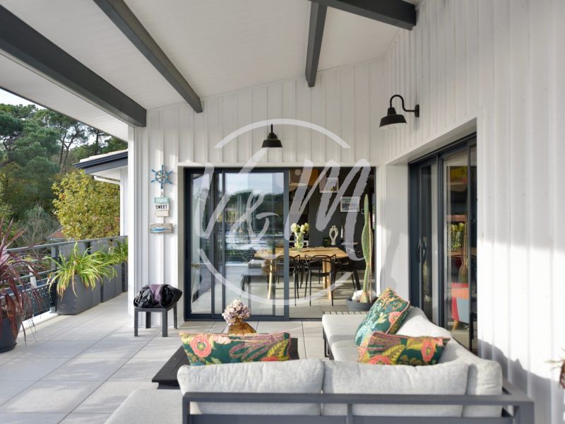 Se vende casa de 6 habitaciones de diseño arquitectónico, 170 m², con piscina, Lanton