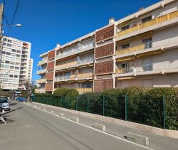 A vendre GRAND APPARTEMENT T2 TERRASSE ET PARKING  Antibes