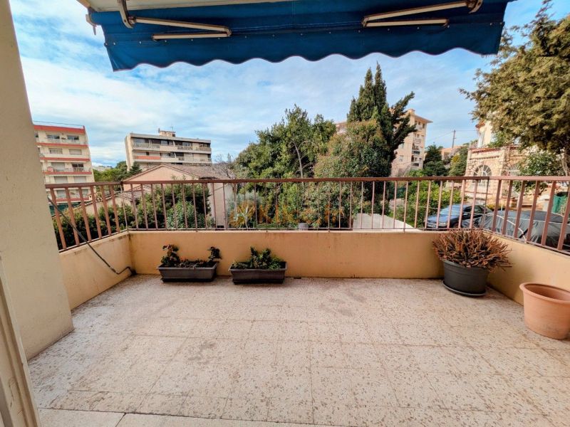 A vendre appartement T3 54 M&sup2; balcons et terrasse Le Cannet