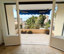 A vendre appartement T3 54 M&sup2; balcons et terrasse Le Cannet
