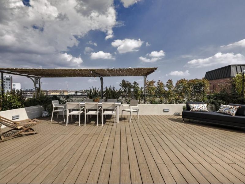 For rent: Brand new 4-bedroom apartment, 136 m², terrace, seaside, Lattes