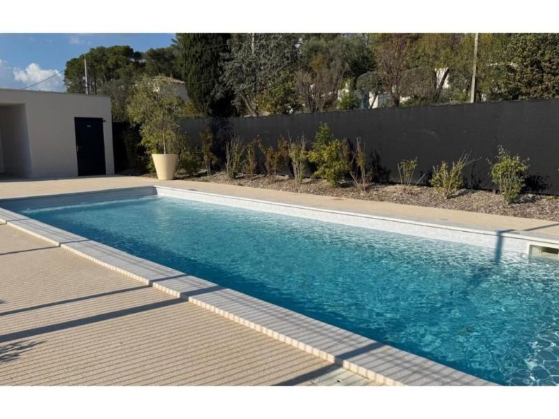 Casa contemporánea en alquiler en Ventabren