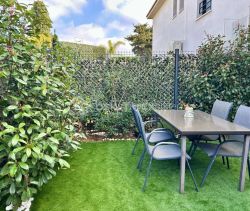 Contemporary house for rent by the sea in Six-Fours-les-Plages