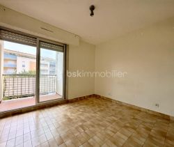 A louer APPARTEMENT T2 47 M2  NIMES