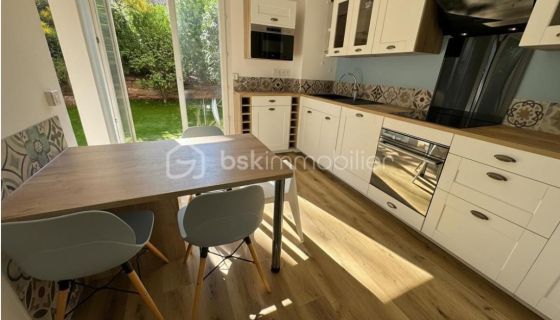 A louer APPARTEMENT T4 105 M2 BORD DE MER TOULON