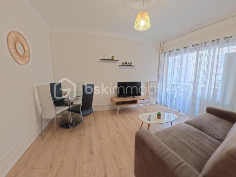 For rent: 1-bedroom apartment, 38 m², seaside, Antibes