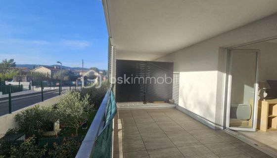 Studio apartment for rent, 22 m², with terrace, Brignoles