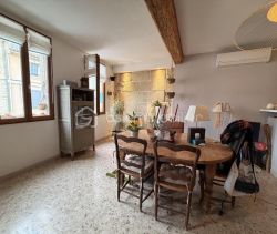 For rent: 2-bedroom duplex apartment, 91 m², seaside, Saint-Laurent-d'Aigouze