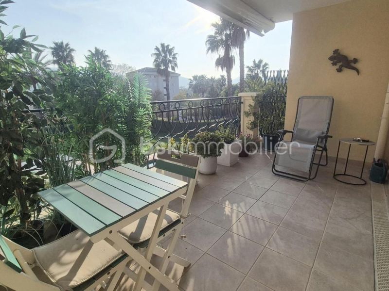 Apartamento de lujo de 2 dormitorios en alquiler, 77 m², con terraza, junto al mar, Hyères