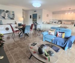 Apartamento de lujo de 2 dormitorios en alquiler, 77 m², con terraza, junto al mar, Hyères