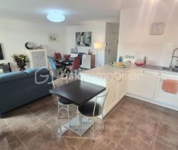 Apartamento de lujo de 2 dormitorios en alquiler, 77 m², con terraza, junto al mar, Hyères