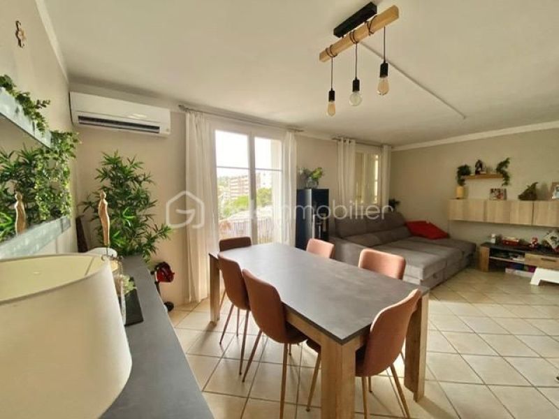 A louer APPARTEMENT T4 65 M2 BORD DE MER TOULON