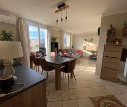 A louer APPARTEMENT T4 65 M2 BORD DE MER TOULON