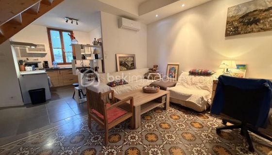 For rent: 2-bedroom duplex apartment, 72 m², seaside, Saint-Laurent-d'Aigouze