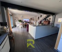 Casa de diseño arquitectónico en alquiler en Florensac