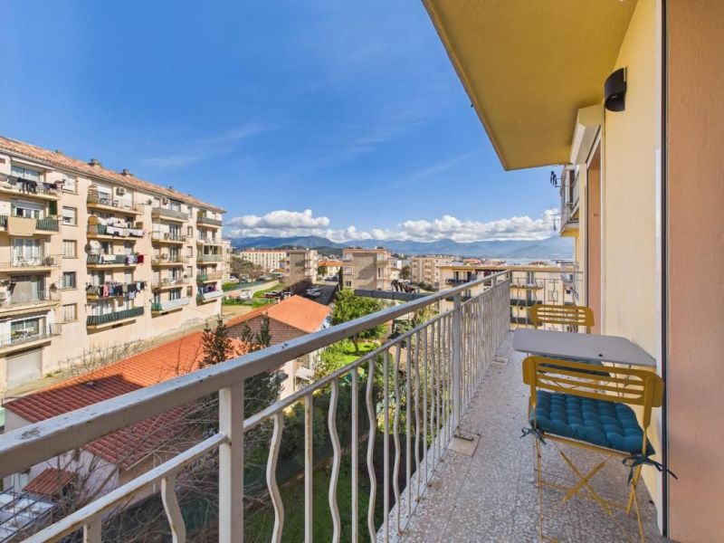 For rent: Brand new 1-bedroom apartment, 33 m², with terrace, beachfront, Ajaccio