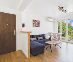 For rent: Brand new 1-bedroom apartment, 33 m², with terrace, beachfront, Ajaccio