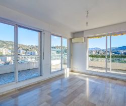 A louer APPARTEMENT T2 51 M2 TERRASSE BORD DE MER NICE