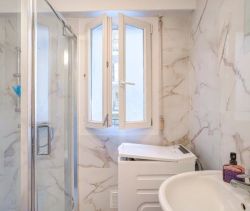 A louer STUDIO  23 M2 TERRASSE BORD DE MER NICE